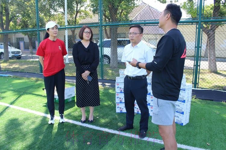 太湖边小玫瑰绽放 中青赛公益行浦玮走进苏州香山实验小学 太湖边小玫瑰绽放 中青赛公益行浦玮走进苏州香山实验小学